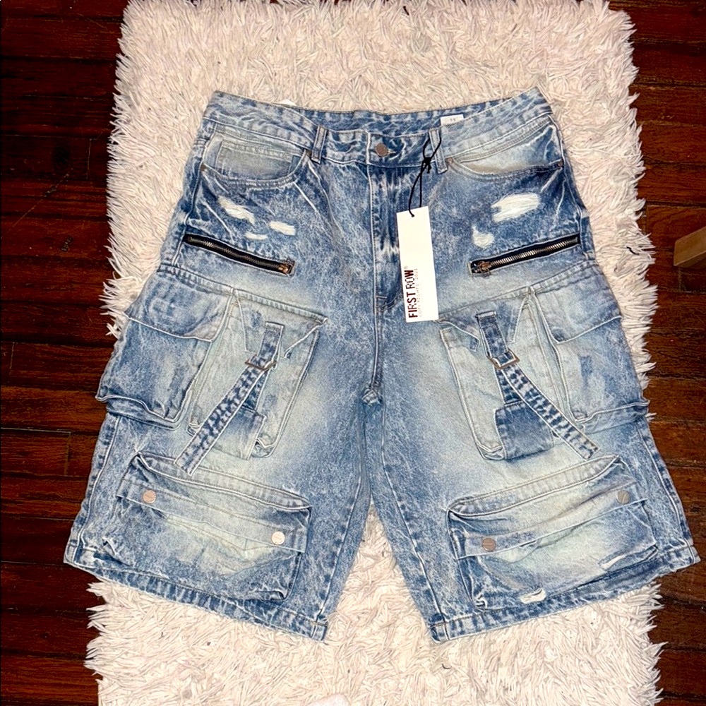 First Row Cargo Washed Shorts - Picture 3 of 11